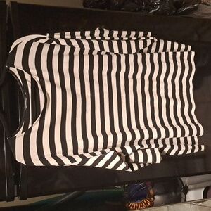 MARIMEKKO SIZE 2XL   black and white striped top